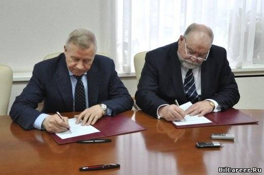 ТюмГНГУ и Сибтехноцентр подписали договор о сотрудничестве