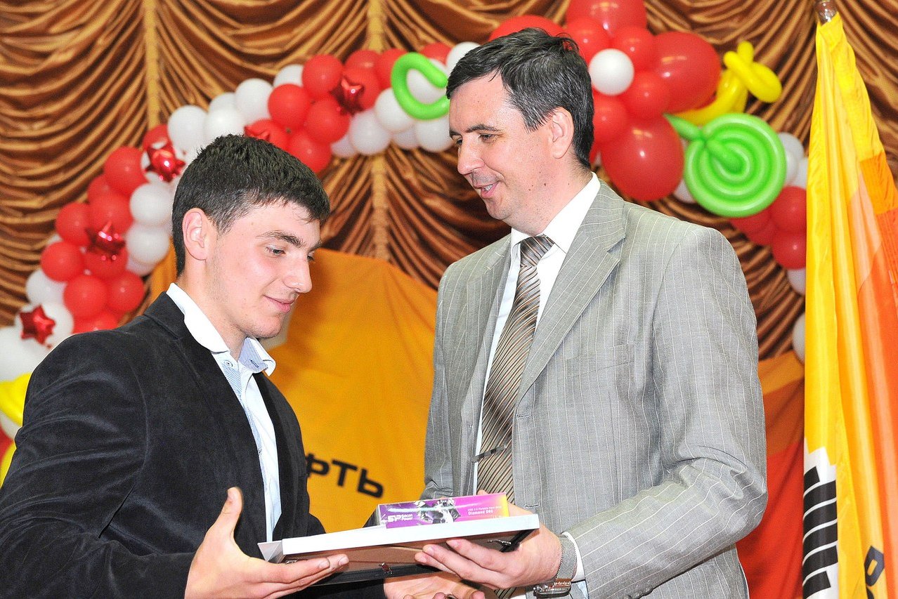 Выпускники Выпускники