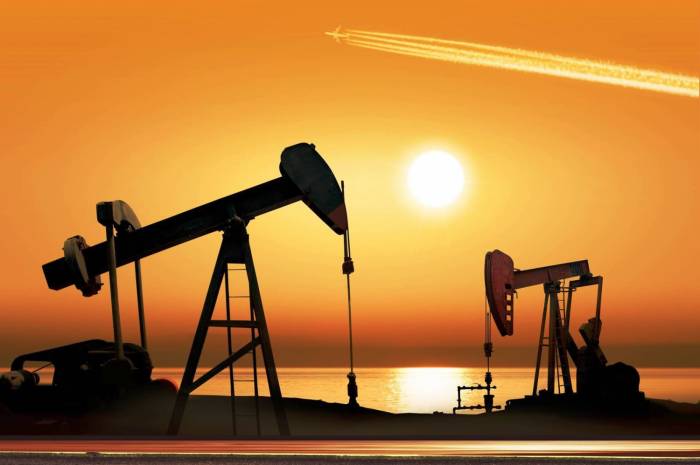 падение объемов добычи нефти