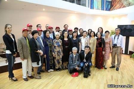 Выпускники из Вьетнама посетили МГРИ-РГГРУ
